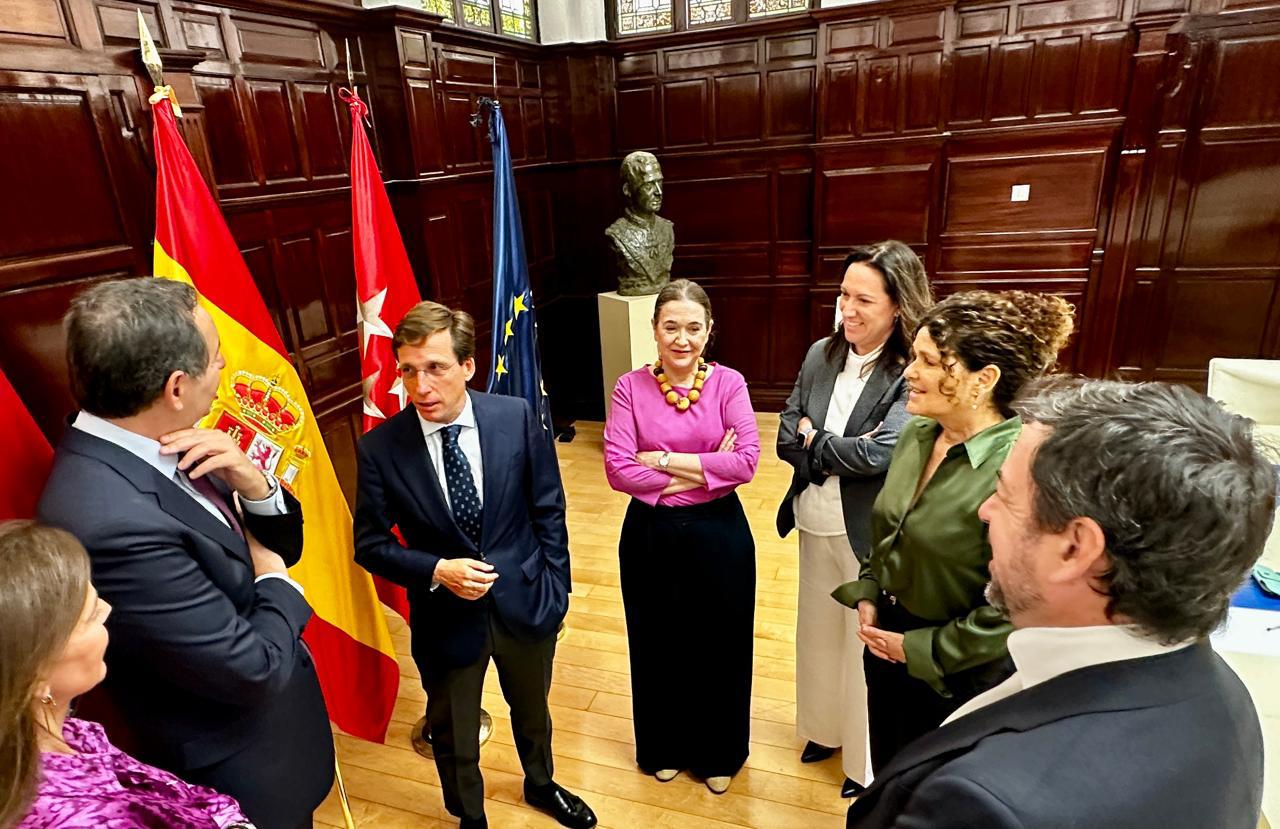 Pompeo se reunió con el alcalde de Madrid para dialogar sobre innovación, transporte y seguridad