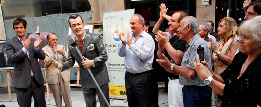 En el Día Nacional del Tango, se inauguró la escultura de Alberto Castillo en el pasaje Carlos Gardel