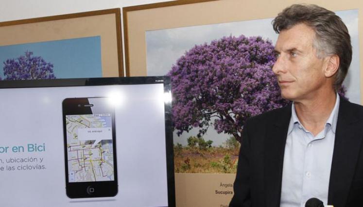 El jefe de Gobierno porteño, Mauricio Macri, presentó una app para teléfonos celulares que brinda información al instante sobre el sistema de bicing .  Foto María Inés Ghiglione-gv/GCBA.-