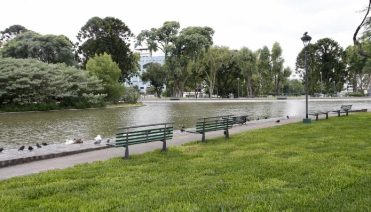 El jefe de Gobierno de la Ciudad de Buenos Aires, Mauricio Macri, anunció la extensión hasta la medianoche del horario de cierre del Parque del Centenario.