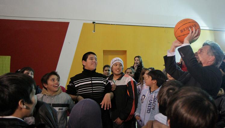 Macri visitó Puerto Pibes y saludó a niños de Mendoza y La Pampa que disfrutan la Ciudad. Foto: Nahuel Padrevechi/GCBA.