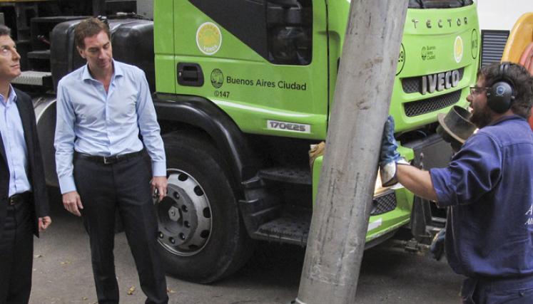 El jefe de Gobierno de la Ciudad de Buenos Aires, Mauricio Macri, recorrió hoy distintas zonas de la capital para monitorear el trabajo preventivo ante posibles lluvias en las próximas horas. Foto: Prensa/GCBA.