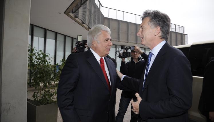 El jefe de Gobierno porteño, Mauricio Macri, se reunió hoy con el Gobernador de Córdoba, Jose Manuel De la Sota, poco antres de inaugurar en esa provincia la Casa de la Ciudad de Buenos Aires.