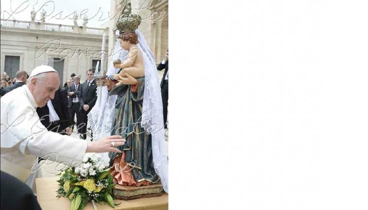 El Papa bendice la virgen del Buen Ayre. Foto: Osservatore Romano