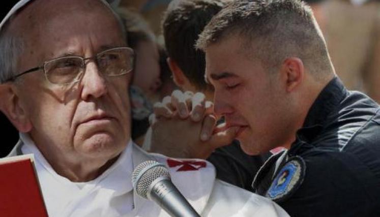 El Papa, cerca de la tragedia de Barracas. Foto: Aica