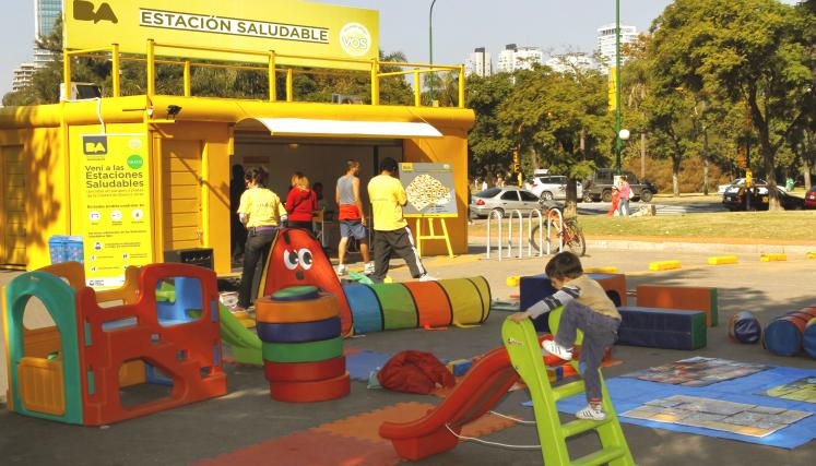 Actividades recreativas para los chicos en las juegotecas de las Estaciones Saludables. Foto: Dirección General de Desarrollo Saludable/GCBA.