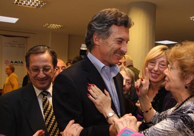 El jefe de Gobierno de la Ciudad de Buenos Aires, Mauricio Macri, suscribi� un convenio con autoridades de la Asociaci�n Mutual Israelita Argentina. Foto Claudio Spina/GCBA.