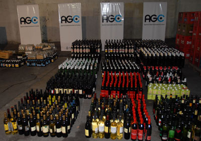 Se eliminaron 5 mil litros de bebidas alcohlicas secuestradas tras inspecciones. Foto Guillermo Viana/GCBA.
