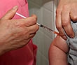 Se extiende la campaa de vacunacin contra la poliomielitis y el sarampin