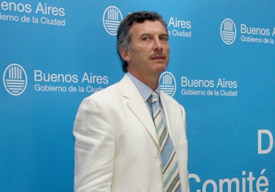 El Gobierno renov� tambi�n el llamado a la poblaci�n para que colabore activamente con la campa�a oficial para �descacharrizar� y eliminar cualquier recipiente con agua estancada en los domicilios. Foto Silvina Arrastia-gv/GCBA.