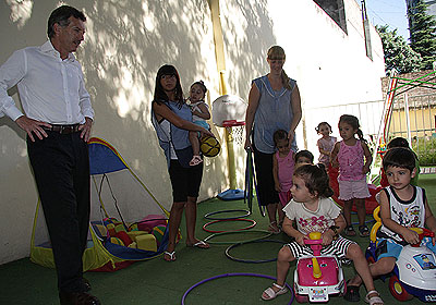 El jefe de Gobierno porteo, Mauricio Macri, recorri el Centro de Desarrollo Infantil Andrs Ferreira, en el barrio de Parque Centenario. Foto: Sandra Hernndez-gv/GCBA.