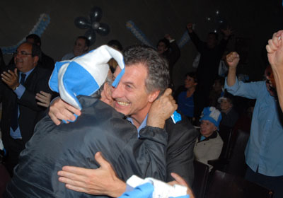 El jefe de Gobierno porteo, Mauricio Macri, junto a la Ministra de Desarrollo Social, Mara Eugenia Vidal, vio el partido entre Argentina y Grecia en el Hogar San Martn. Foto: GCBA.