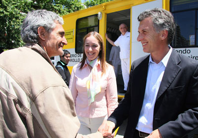 El jefe de Gobierno, Mauricio Macri y la Ministra de Desarrollo Social, Mara Eugenia Vidal, supervisaron una jornada de vacunacin antisarampionosa para gente en situacin de calle. Foto: Silvina Arrasta-gv/GCBA.