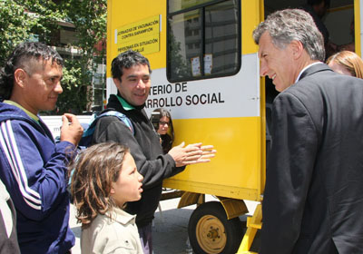 El jefe de Gobierno, Mauricio Macri y la Ministra de Desarrollo Social, Mara Eugenia Vidal, supervisaron una jornada de vacunacin antisarampionosa para gente en situacin de calle. Foto: Silvina Arrasta-gv/GCBA.