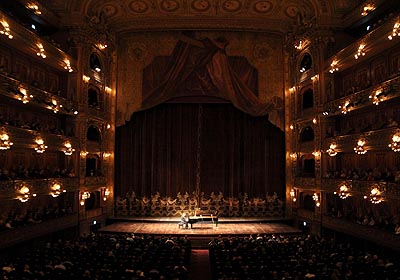 El joven pianista francs Bertrand Chamayou se present por primera vez en la Argentina, ofreciendo en el Teatro Coln un excepcional concierto que integra el TANDEM Buenos Aires  Pars 2011. Foto: GCBA.