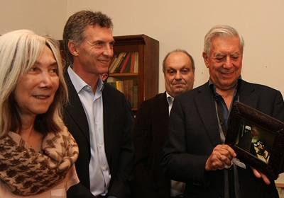 El jefe de Gobierno porteo, Mauricio Macri recorri junto al escritor Mario Vargas Llosa, el museo de la Fundacin Jorge Luis Borges, en el barrio de Palermo. Foto: Mnica Martinez-gv/GCBA.