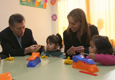 El jefe de Gobierno Mauricio Macri y la ministra de Desarrollo Social, Mara Eugenia Vidal, inauguraron un  CPI en la Villa 1-11-14.  Foto Mariana Sapriza-gv/GCBA.