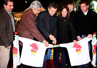 El jefe de Gobierno porteo, Mauricio Macri, reinaugur el primero de los centros comerciales a cielo abierto que se  estn remodelando en la ciudad, en el barrio de Villa Crespo. Foto: Mnica Martinez-gv/GCBA.