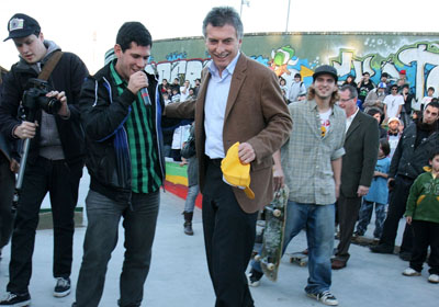 El jefe de Gobierno porteo, Mauricio Macri, inaugur hoy en Mataderos la pista profesional de skate Buenos Aires Plaza Parque Alberdi. foto: Mnica Martnez/GCBA-Prensa