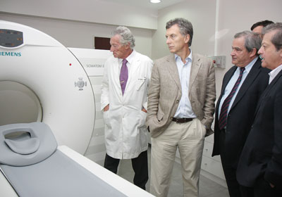 Mauricio Macri recorri junto al ministro de Salud, Jorge Lemus, la nueva rea del servicio de tomografa del Hospital Durand. Foto: Nahuel Padrevecchi/GCBA