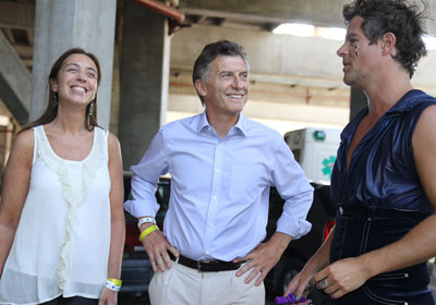 Mauricio Macri y Mara Eugenia Vidal saludaron a Mike Amigorena. Foto: Nahuel Padrevecchi/GCBA