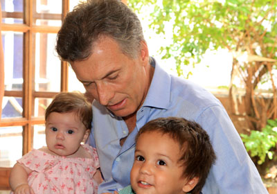 El jefe de Gobierno porteo, Mauricio Macri, inaugur hoy un Centro de Primera Infancia en el barrio de Villa Luro junto a su hija Antonia. Fotos: Mara Ins Ghiglione/GCBA