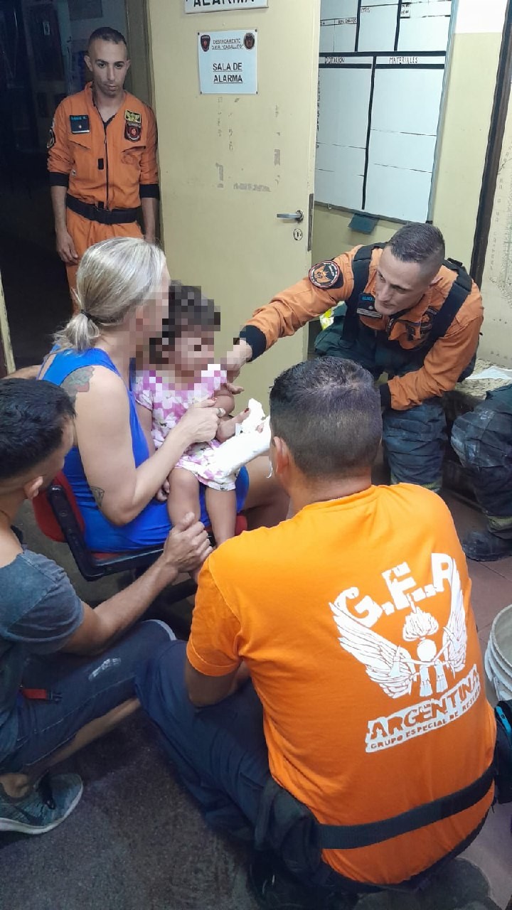 Bomberos de la Ciudad salvaron a una nena con problemas respiratorios