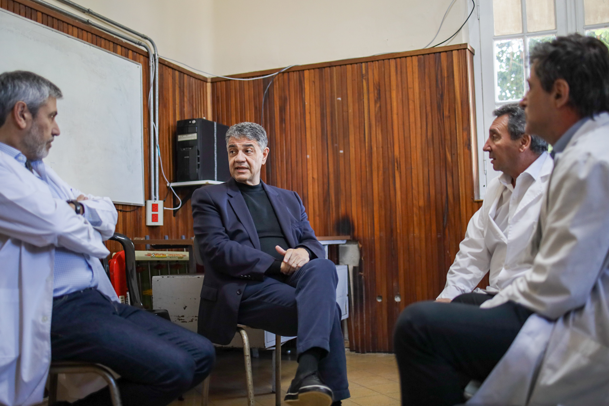 Jorge Macri visitó el centro de salud mental que funciona en el Hospital Álvarez