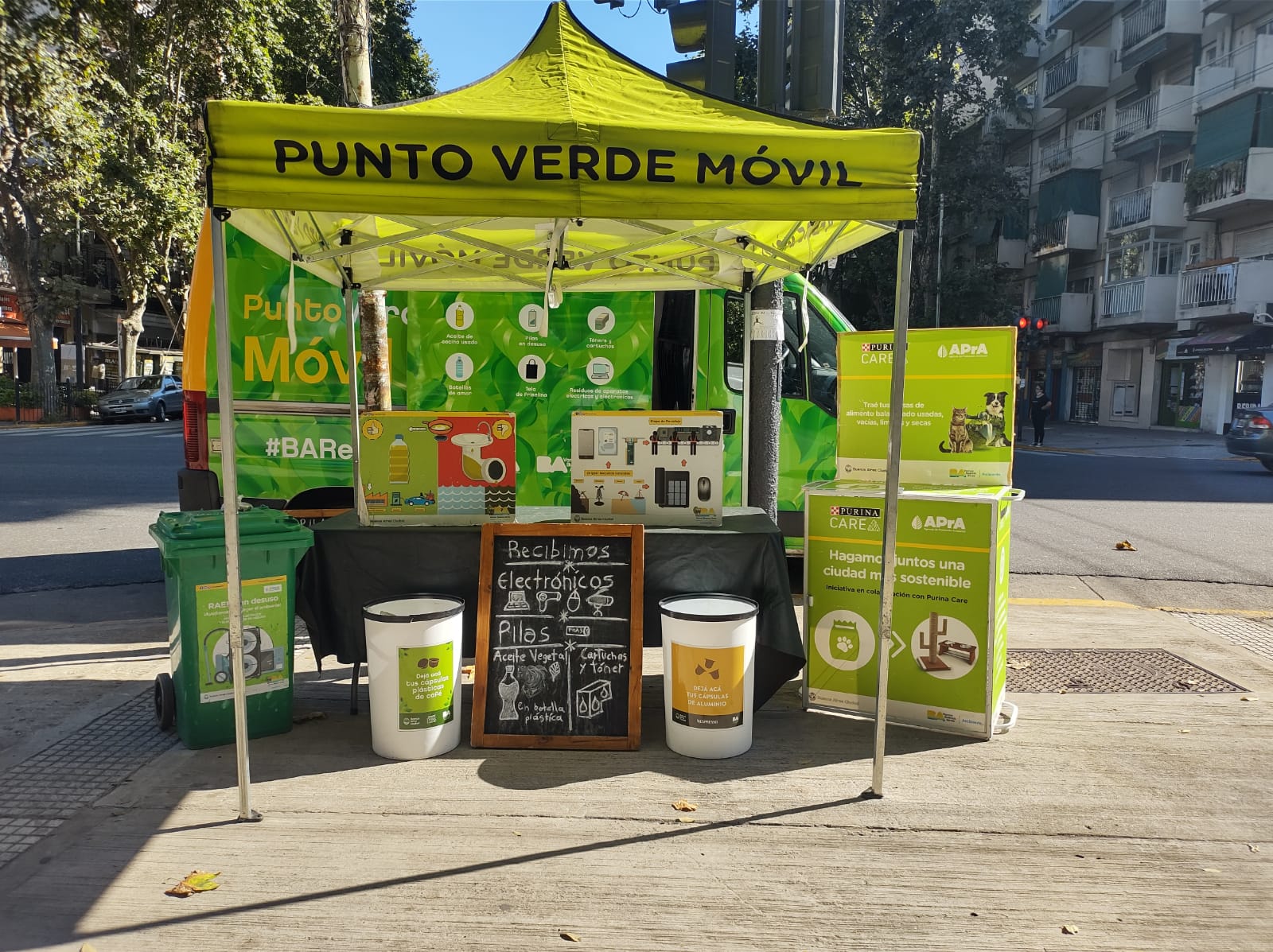 La Ciudad se suma a "Julio Sin Plástico" con una campaña de Botellas de Amor