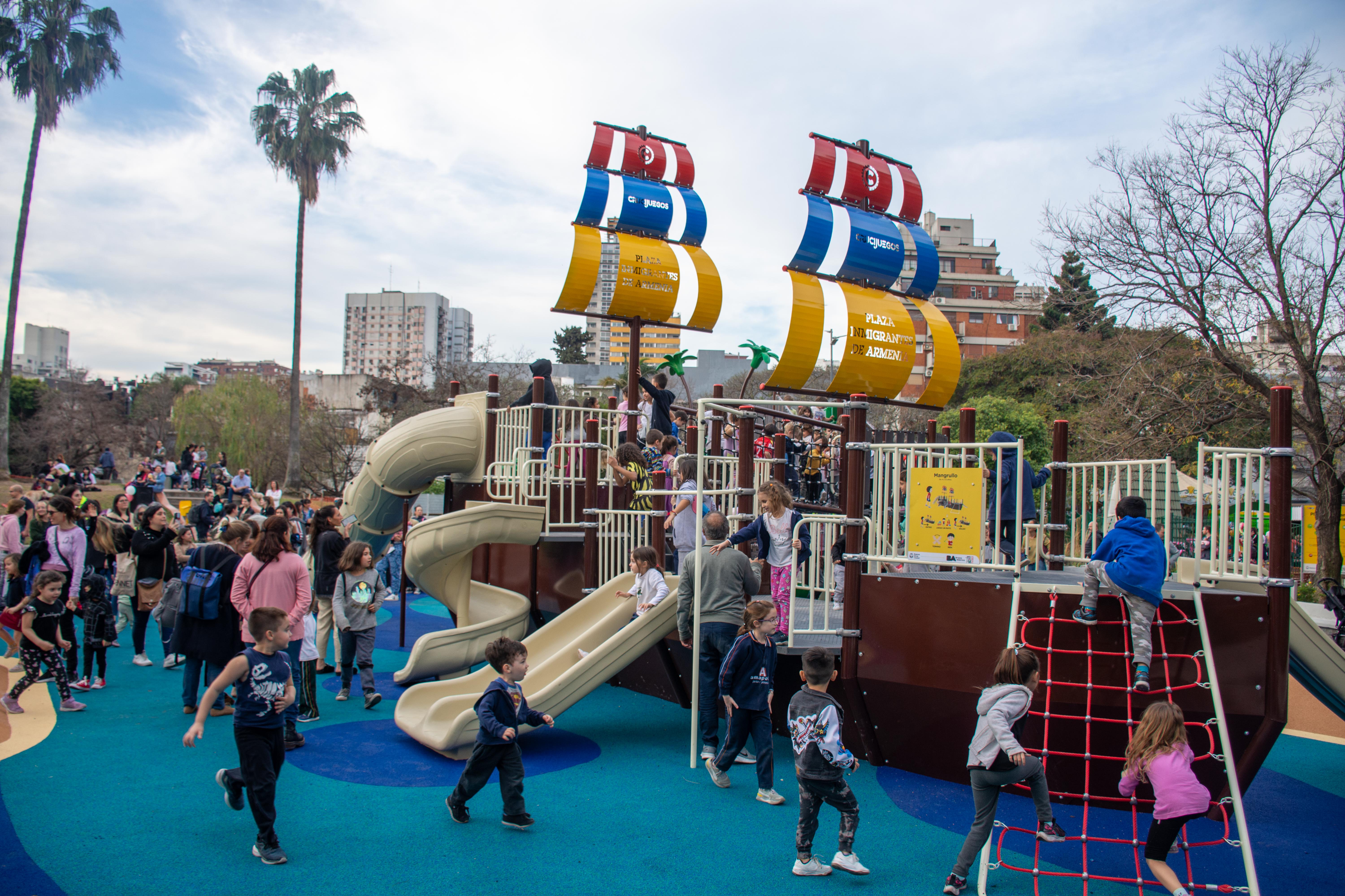 La Plaza Inmigrantes de Armenia ya tiene nuevo patio de juegos