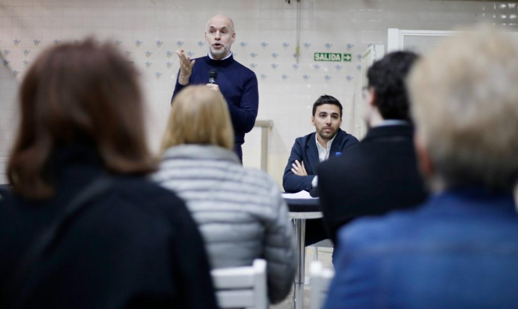 Reunión de vecinos con Horacio en Recoleta