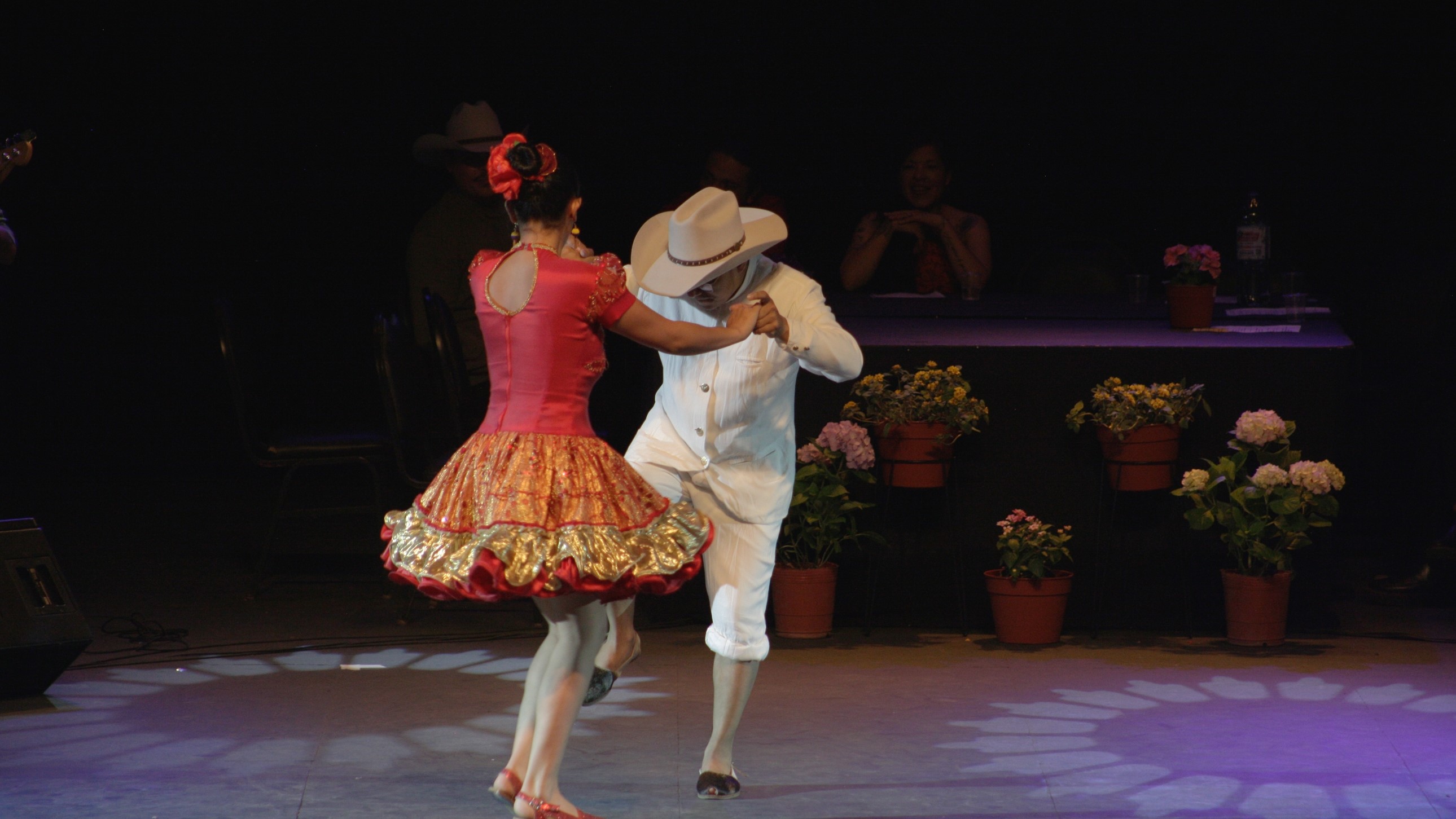 El Anfi baila al ritmo de Joropo Llanero y nuestro folklore 