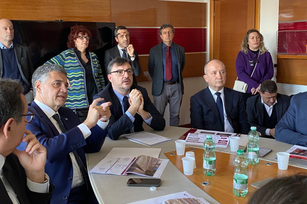 Jorge Macri se reunió con autoridades de transporte de Roma y analizaron los proyectos de tranvías y buses eléctricos
