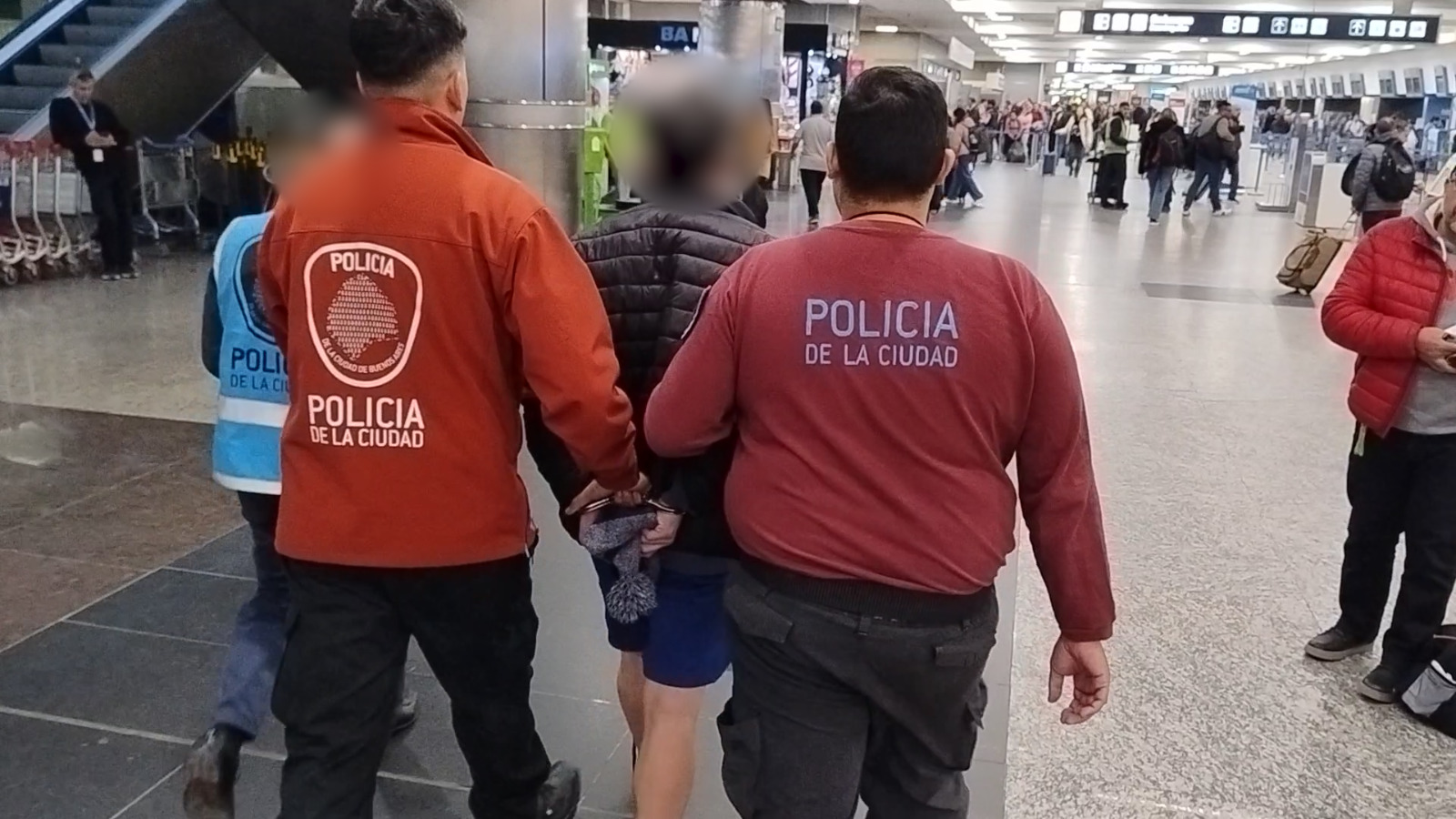 Tras el robo a una casa en Parque Patricios expulsan del país a delincuente de nacionalidad chilena 