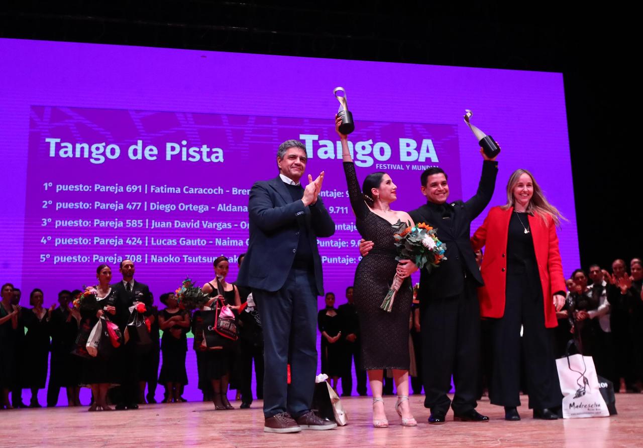 Dos parejas de la Ciudad y una de Chubut ganaron el Mundial de Tango