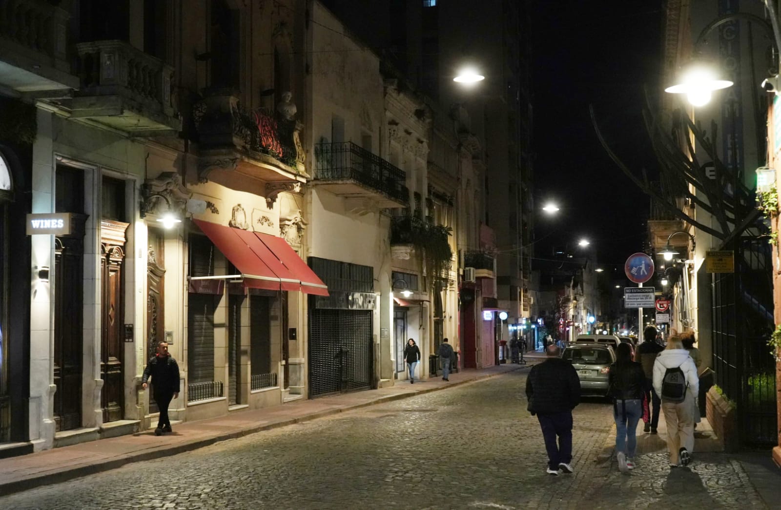 Para reforzar la seguridad en las calles el Gobierno porteño puso nuevas luces peatonales en más de 500 cuadras