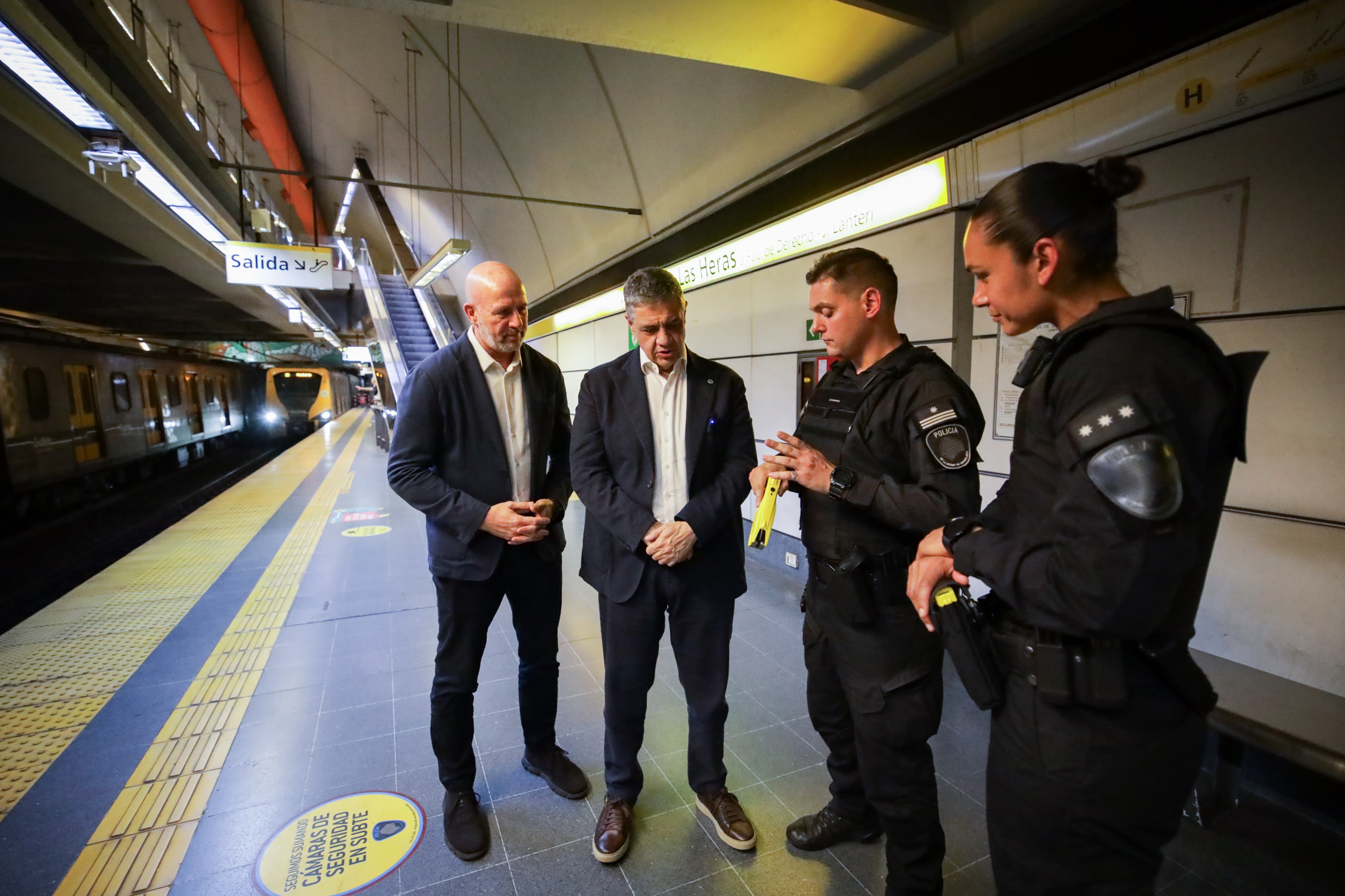 Seguridad en el subte: la policía de la Ciudad usará pistolas Taser