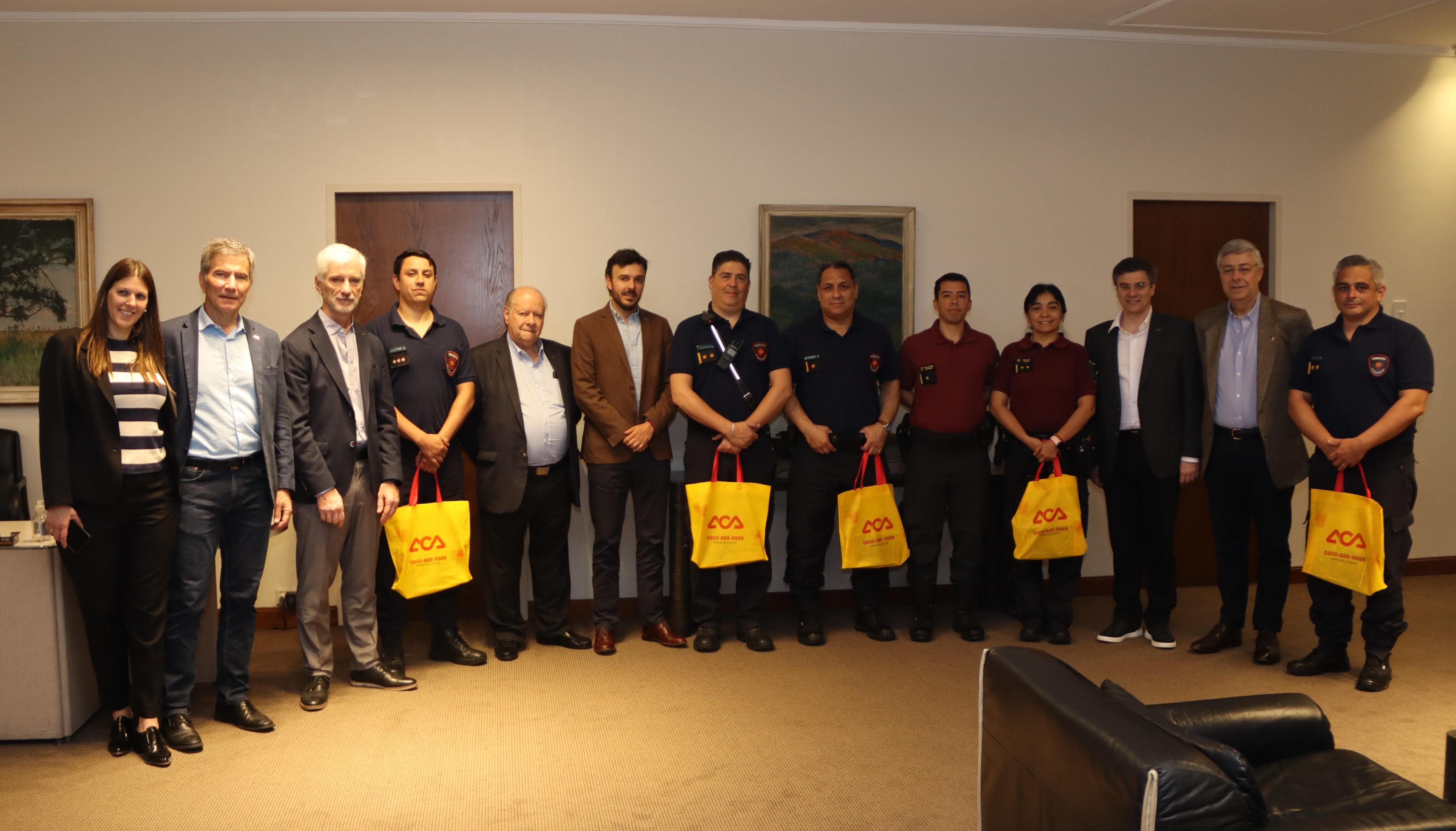 Los Bomberos de la Ciudad fueron reconocidos por el Automóvil Club Argentino