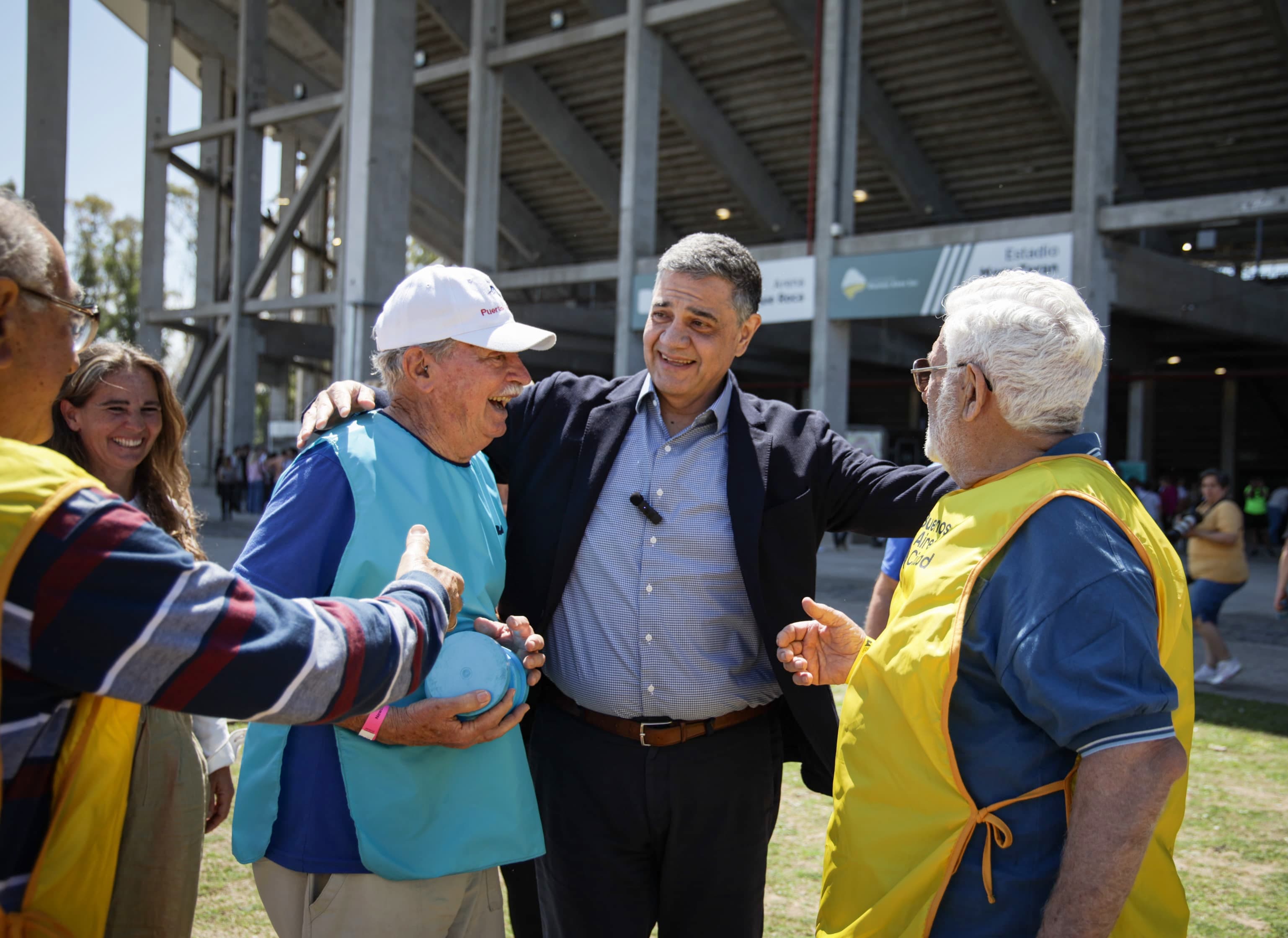 Vecinos de los Centros de Jubilados de la Ciudad participaron en las Olimpíadas para Adultos Mayores en Parque Roca