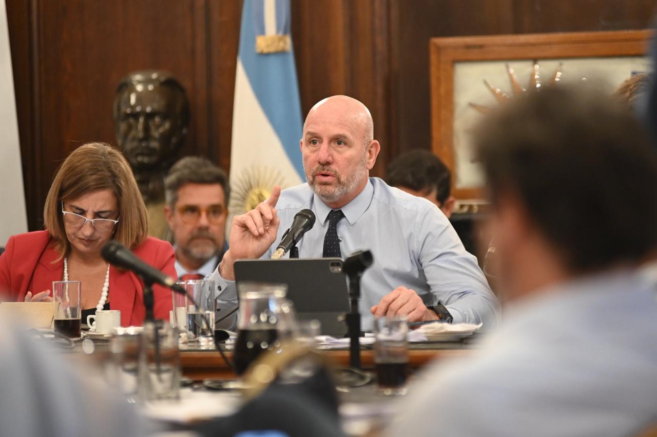 Waldo Wolff participó de la reunión de la Comisión de Presupuesto de la Legislatura