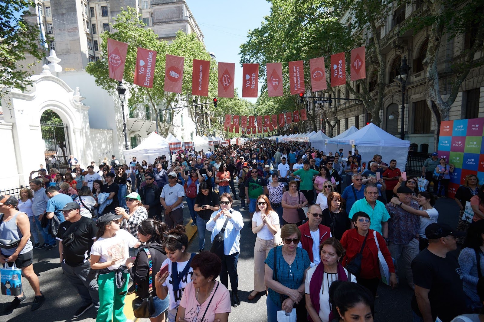 La Feria de las Regiones llega a la Ciudad: bailes, sabores y sonidos coparán la Avenida de Mayo