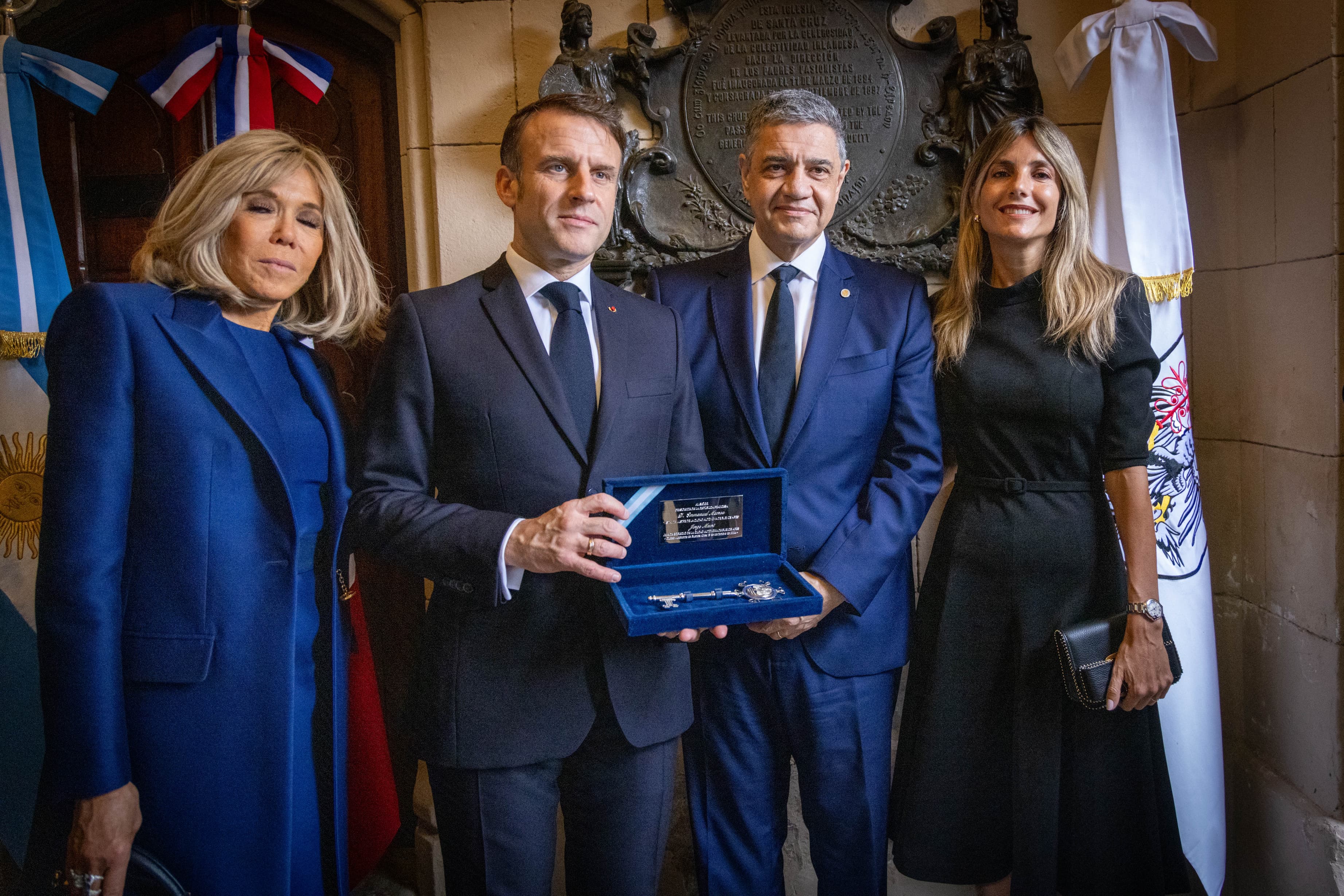 Jorge Macri le entregó la Llave de la Ciudad al presidente de Francia, Emmanuel Macron