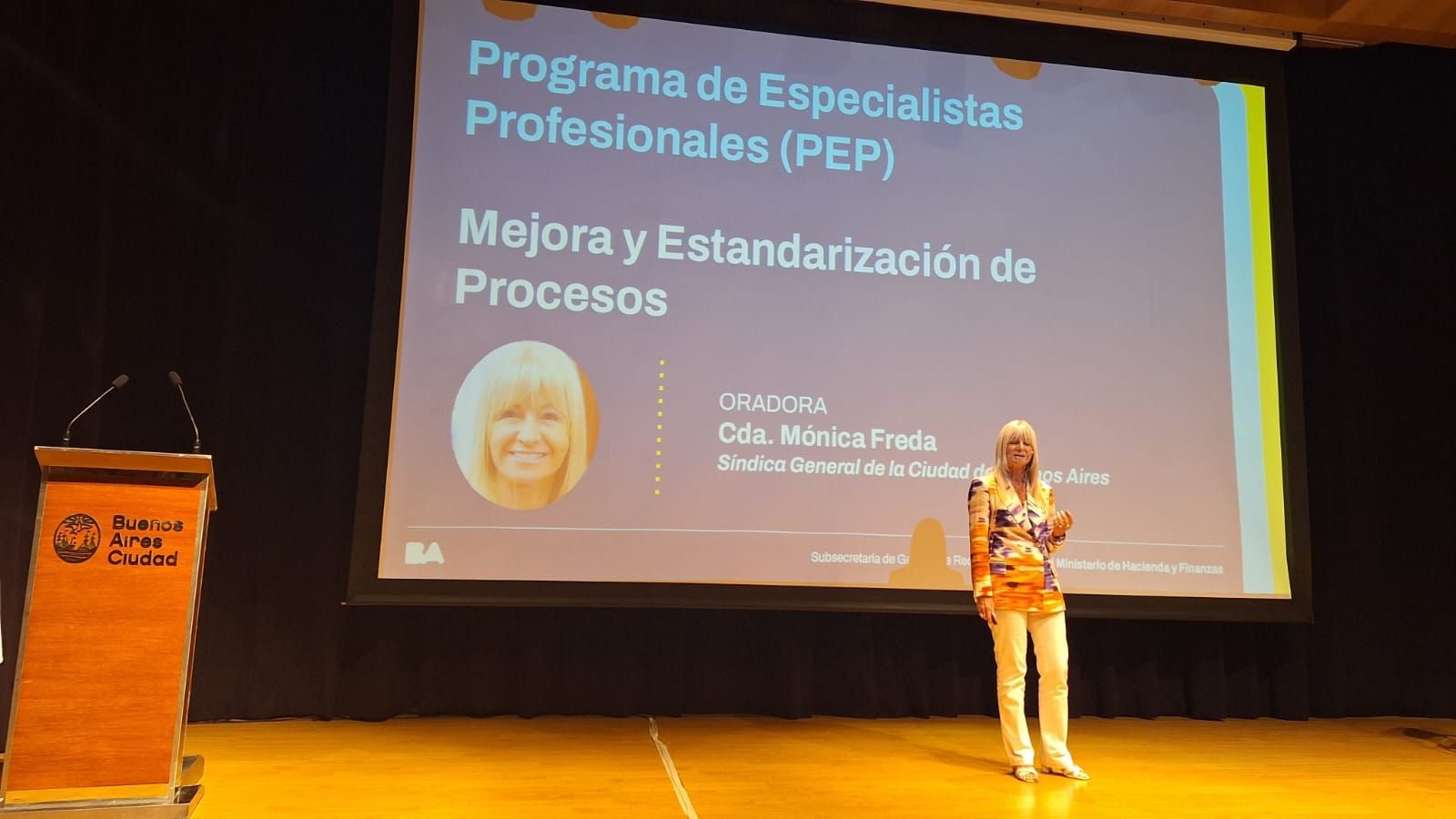 Presentación sobre “Procesos” en el Programa de Especialistas Profesionales