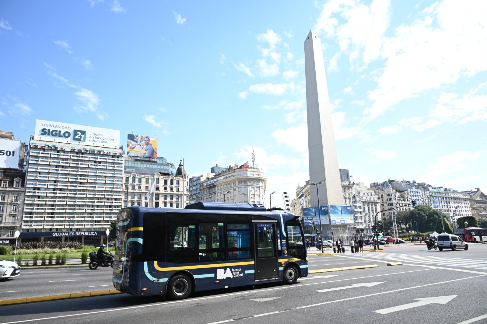Mañana empieza a funcionar la primera línea de buses eléctricos de la Ciudad