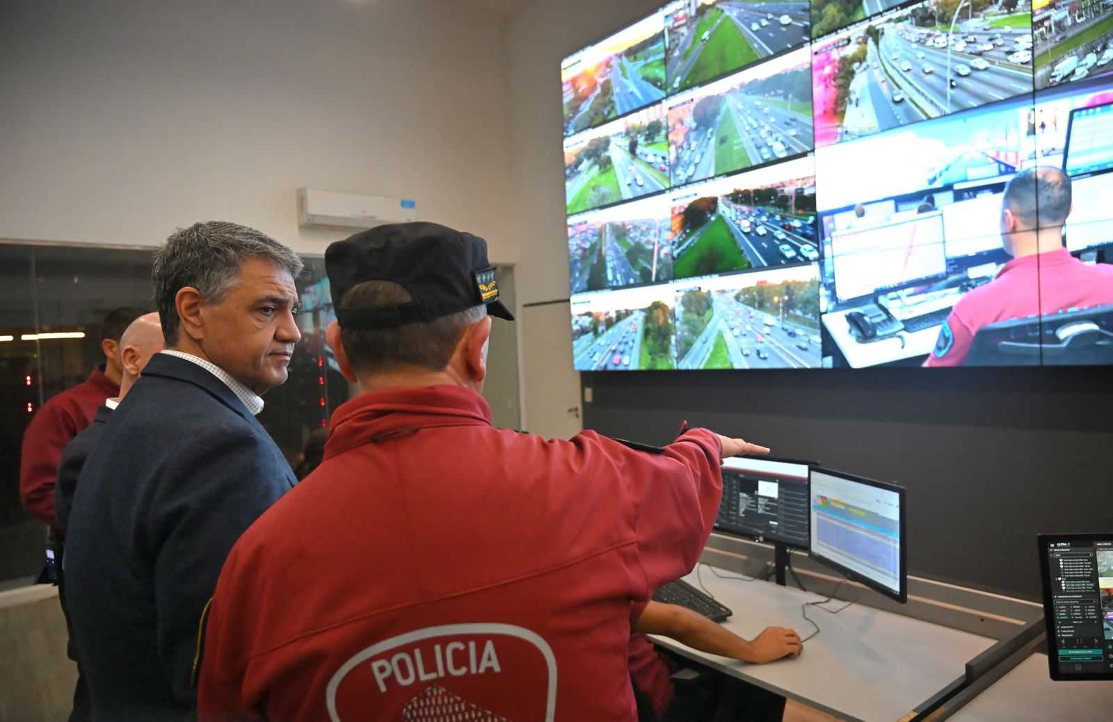 Con un nuevo sistema de rastreo de la Policía de la Ciudad, cayeron tres bandas que robaban camionetas y mercaderías
