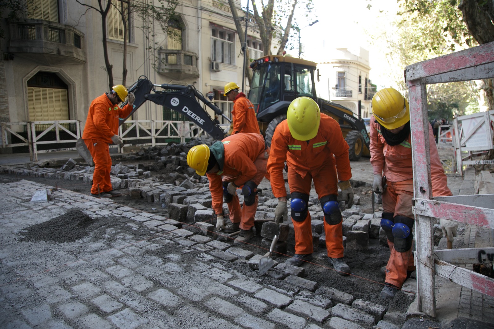 Cómo es el plan de readoquinado de la Ciudad para mejorar la seguridad de circulación y preservar el patrimonio porteño