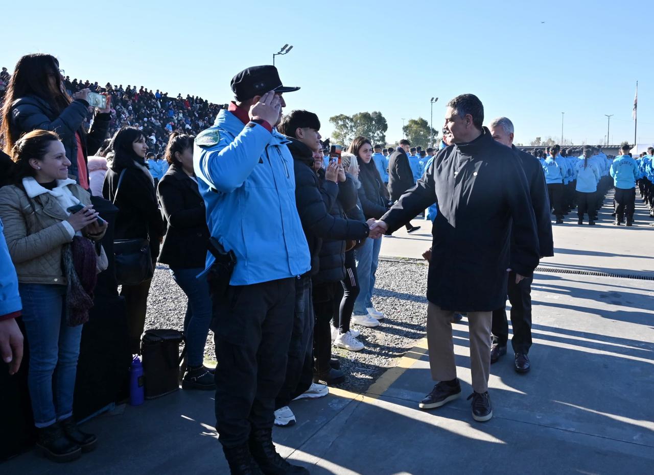 Jorge Macri encabezó la jura de la bandera de los futuros policías y bomberos de la Ciudad