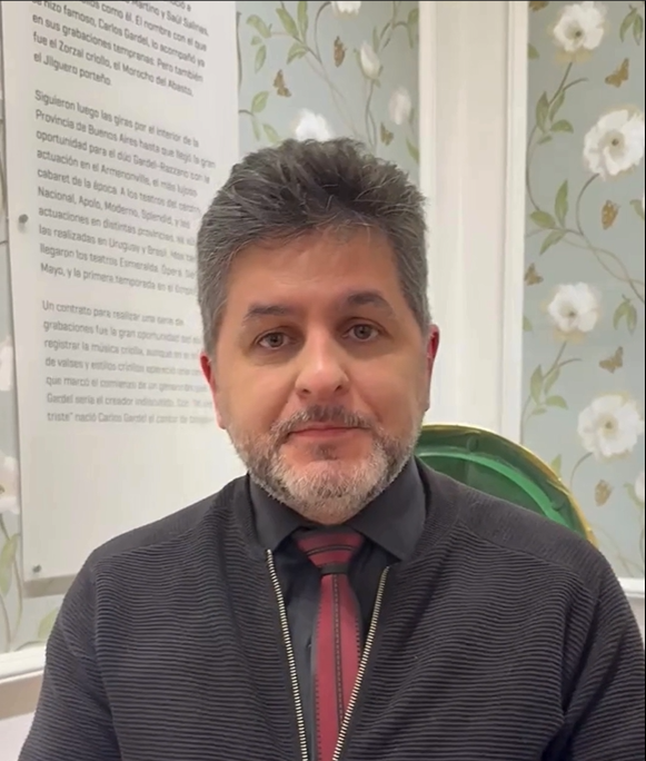 Un minuto con Hugo Rivas