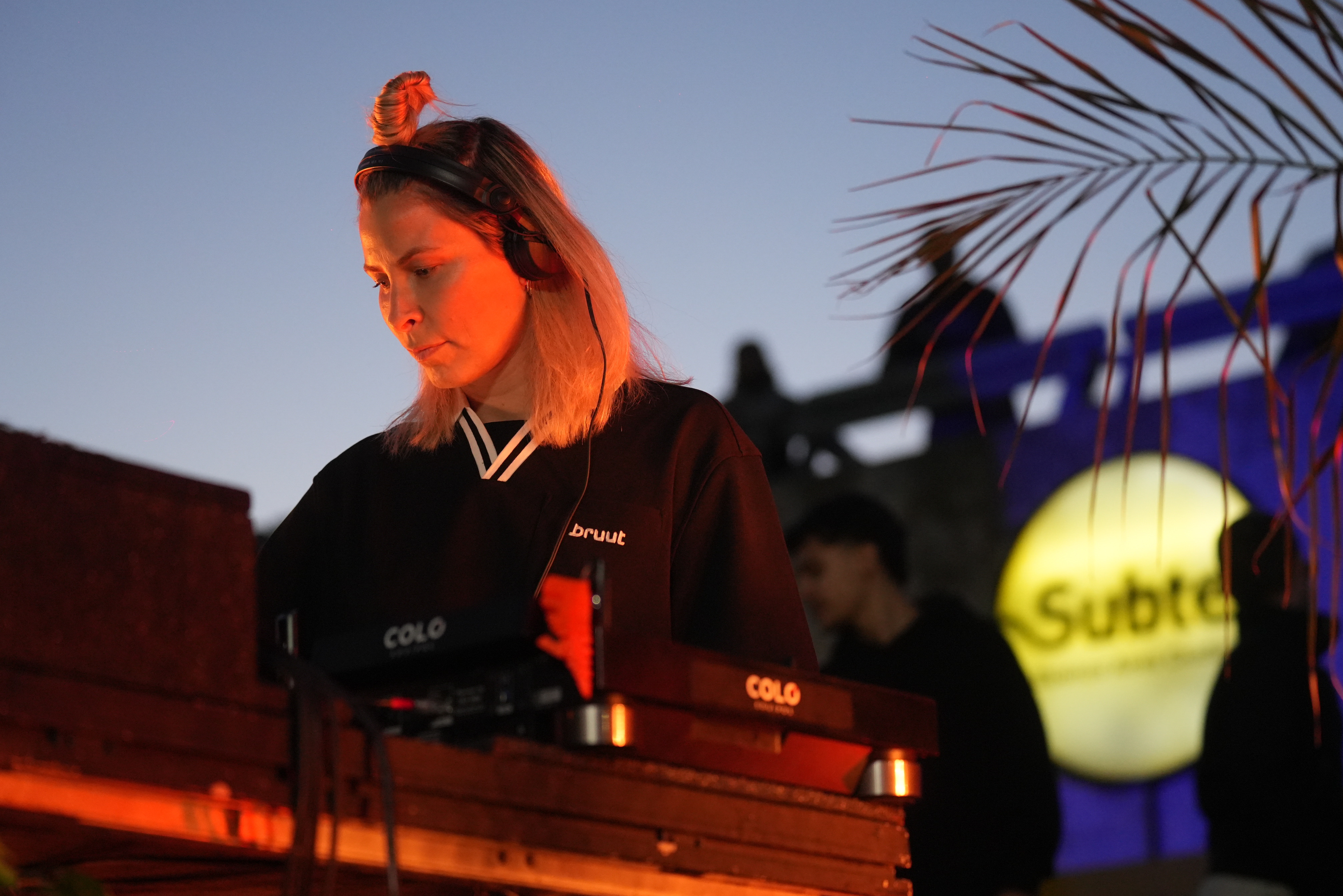 Blond:ish en el Subte H