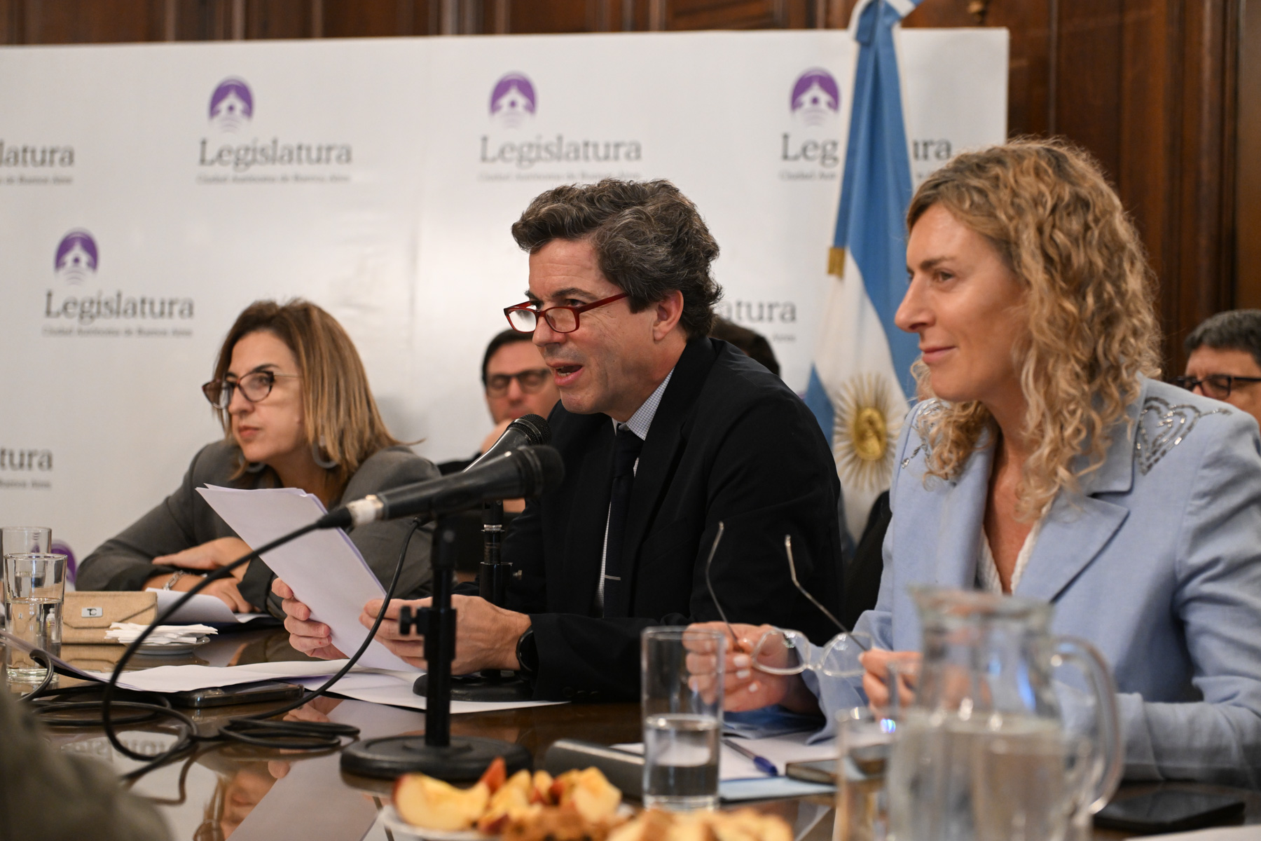 El ministro Bereciartua presentó el Presupuesto 2026 ante la Legislatura